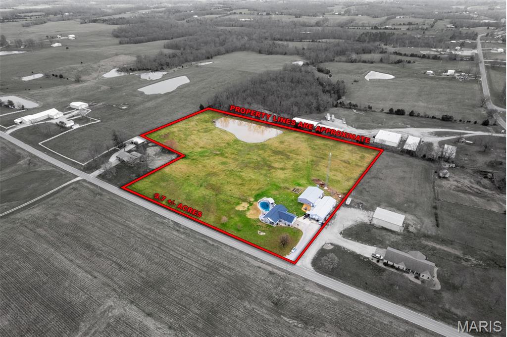 7633 Highway F Property Photo 3