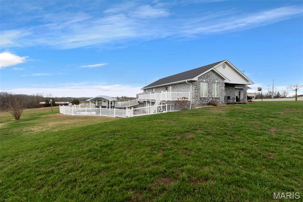 7633 Highway F Property Photo 4