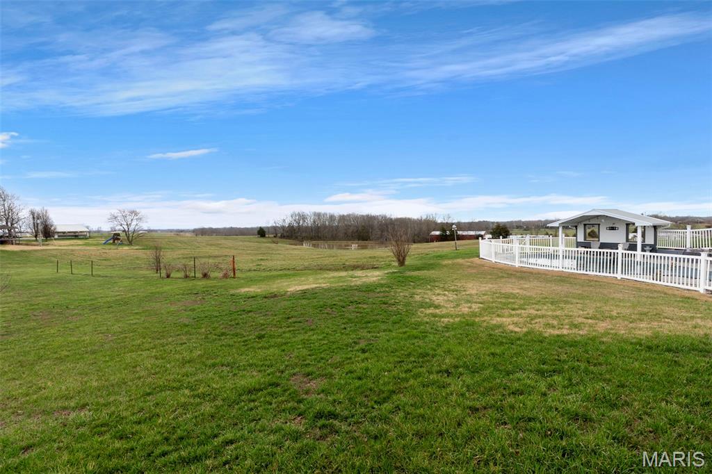 7633 Highway F Property Photo 6