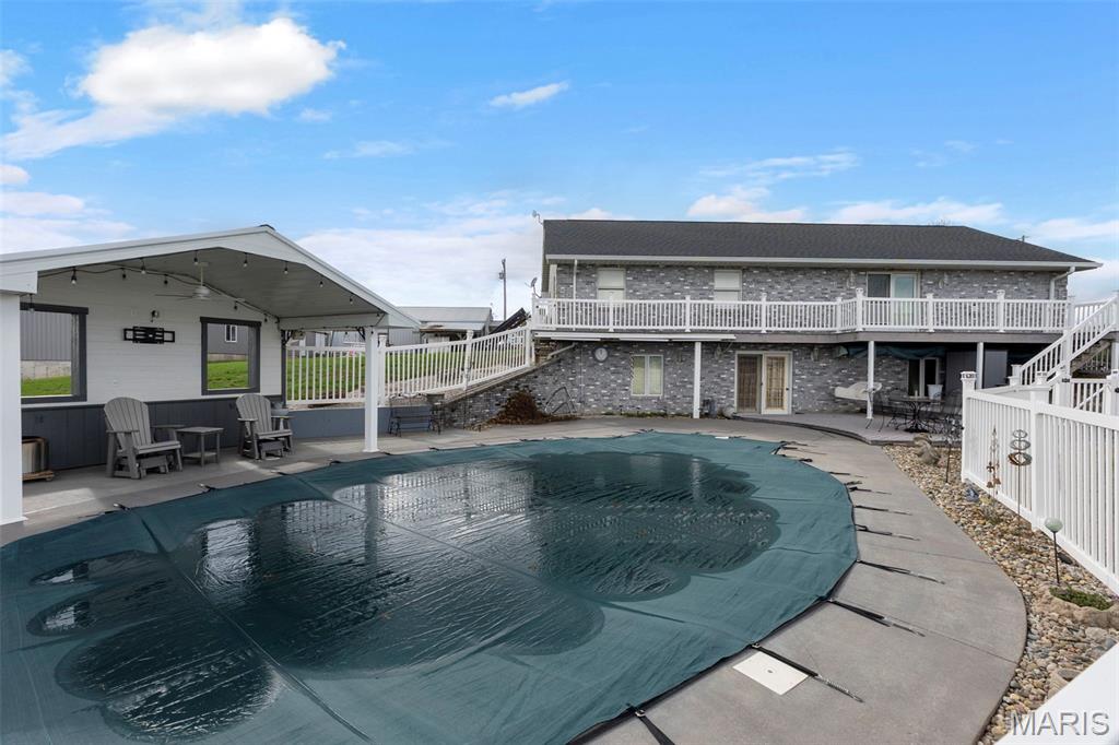 7633 Highway F Property Photo 7