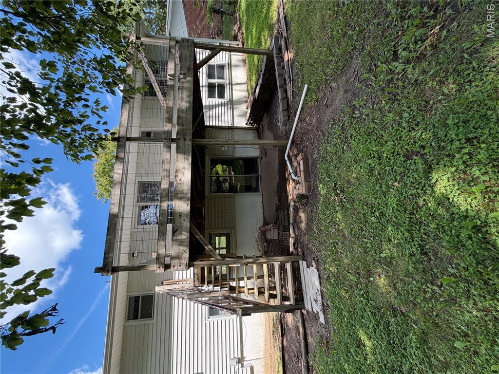 2033 Anthony Drive Property Photo 2