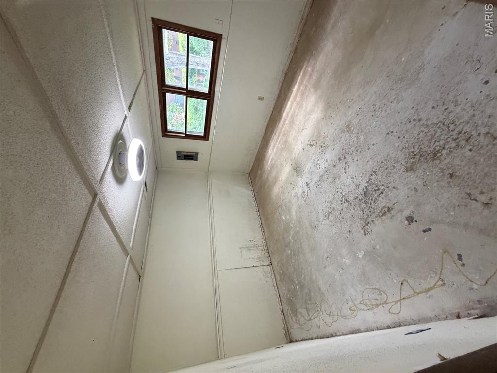 2033 Anthony Drive Property Photo 11