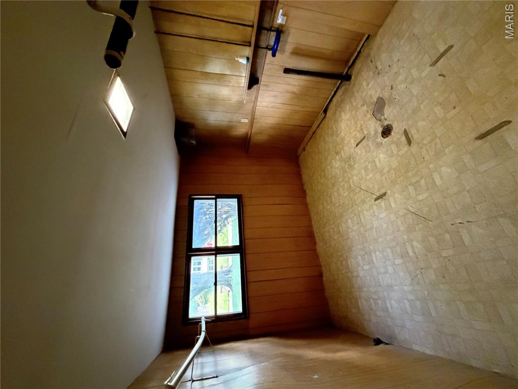 2033 Anthony Drive Property Photo 12