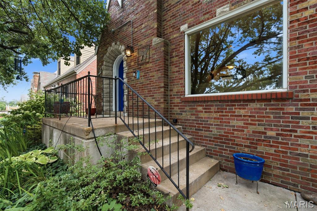 6528 Pernod Avenue Property Photo 3