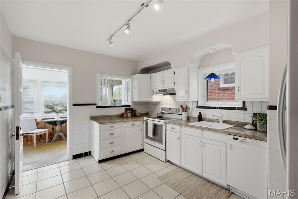 6528 Pernod Avenue Property Photo 17