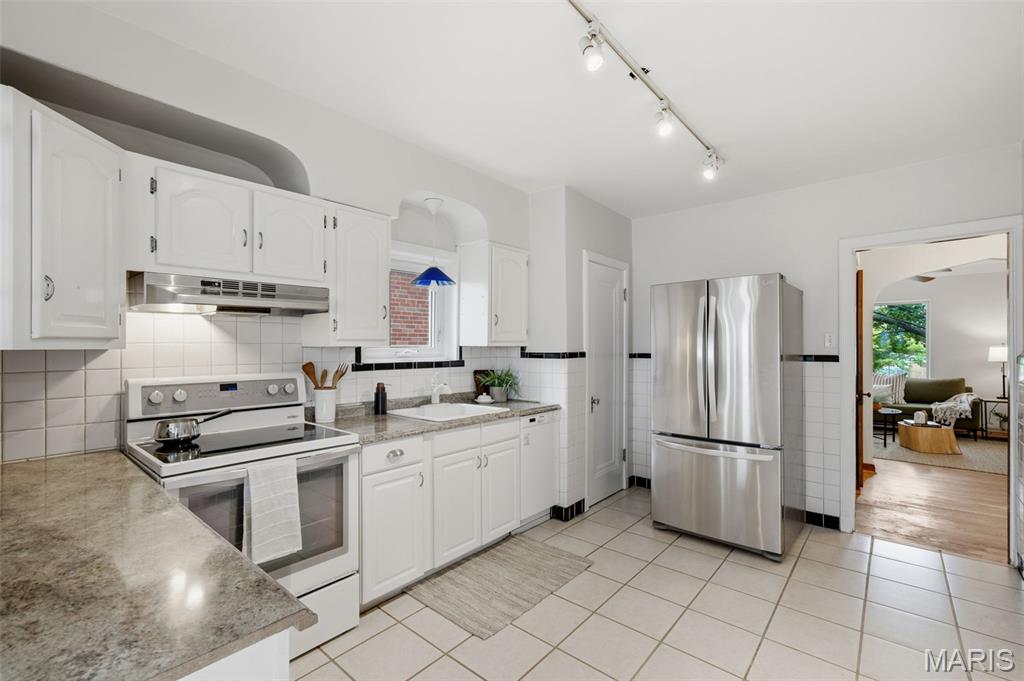 6528 Pernod Avenue Property Photo 23
