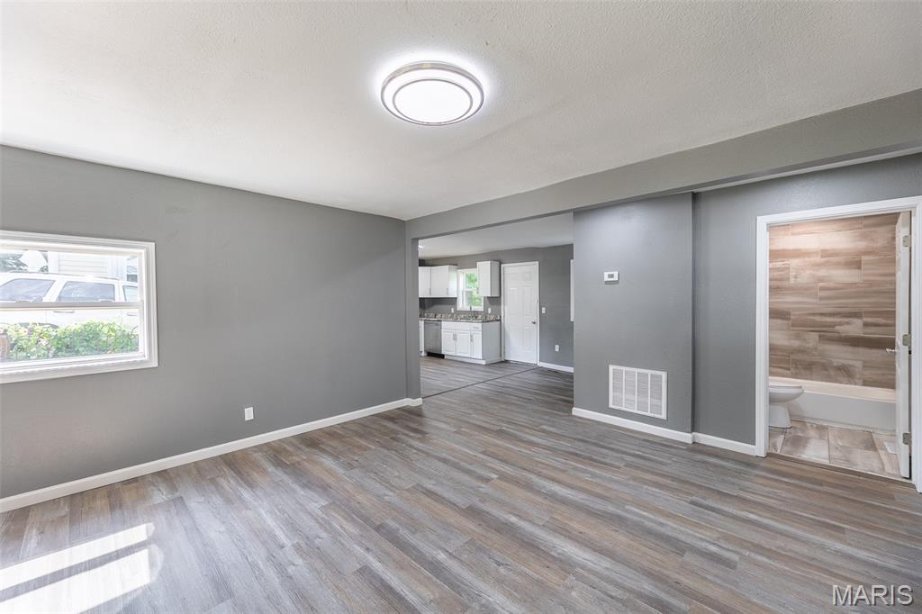 948 W Harper Street Property Photo 7