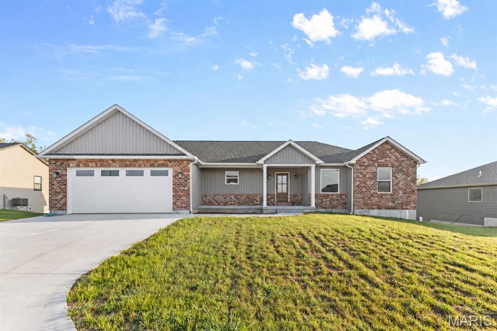 825 Barclay Drive Property Photo 1