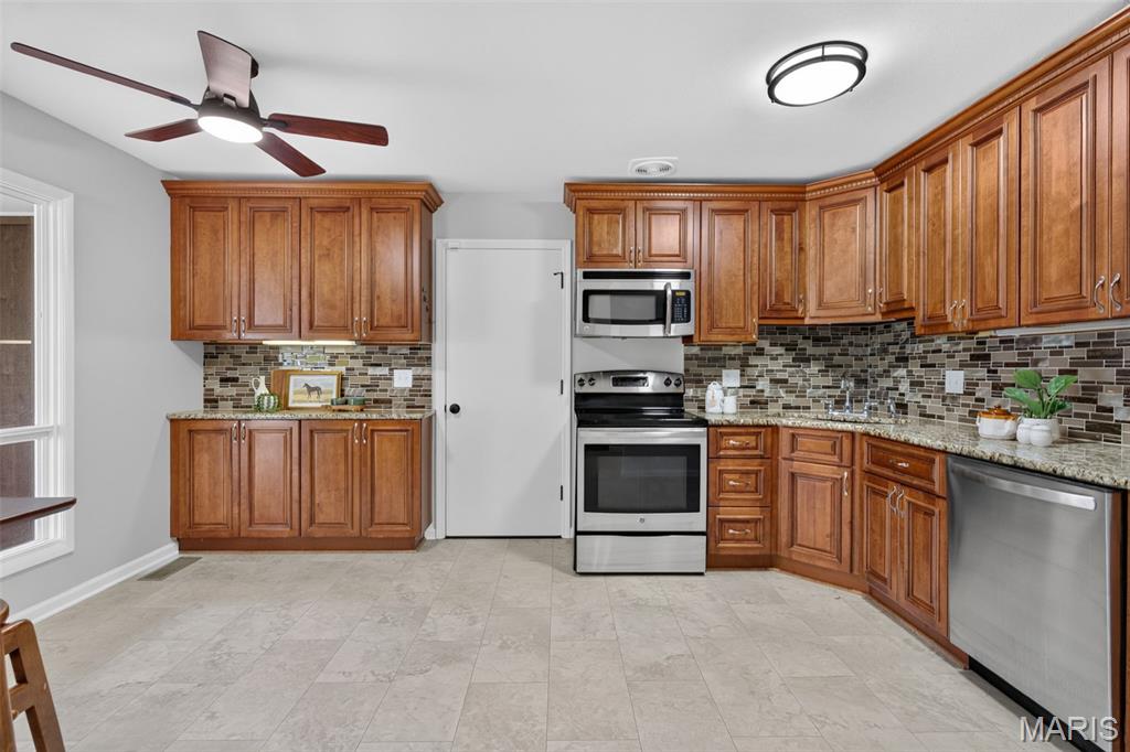 7323 Cartwheel Lane Property Photo 3