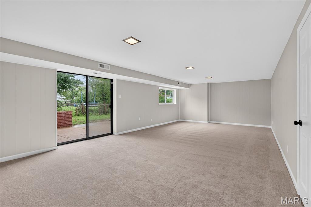 7323 Cartwheel Lane Property Photo 4