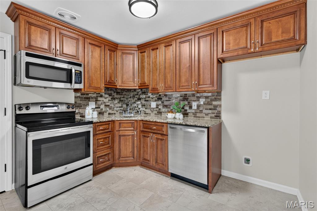 7323 Cartwheel Lane Property Photo 6
