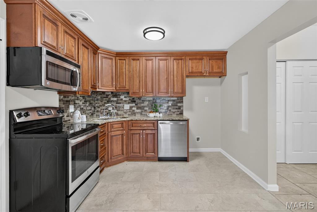 7323 Cartwheel Lane Property Photo 8