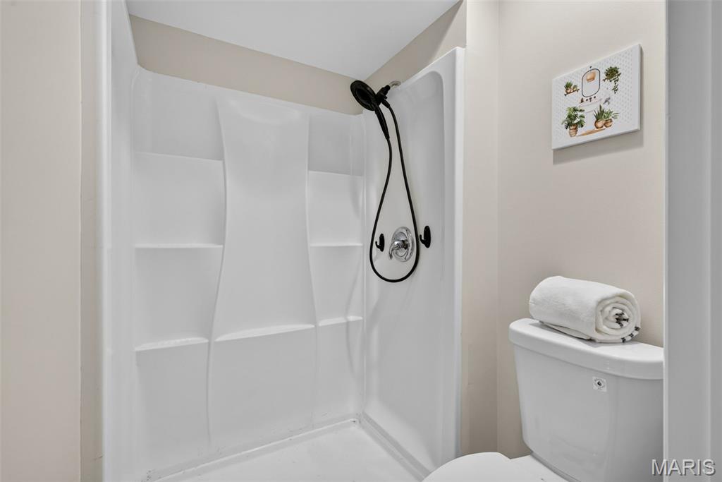 7323 Cartwheel Lane Property Photo 16
