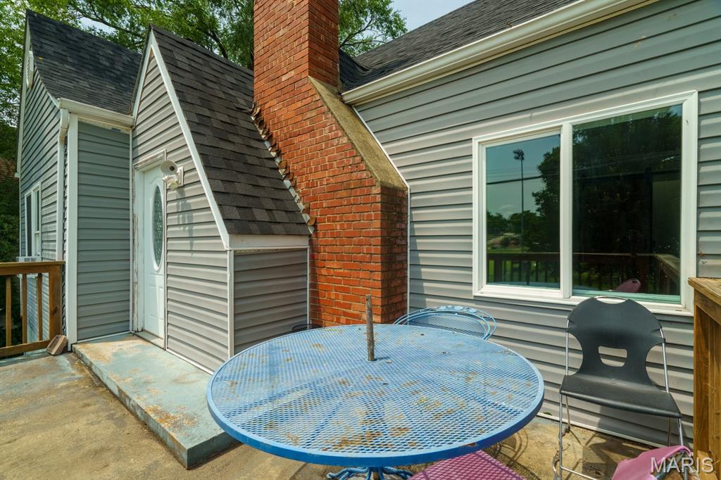 709 E 10th Street Property Photo 7