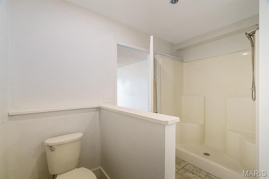 709 E 10th Street Property Photo 24
