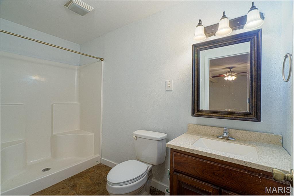 709 E 10th Street Property Photo 27