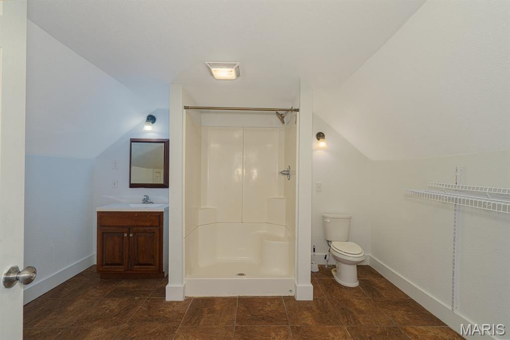 709 E 10th Street Property Photo 40