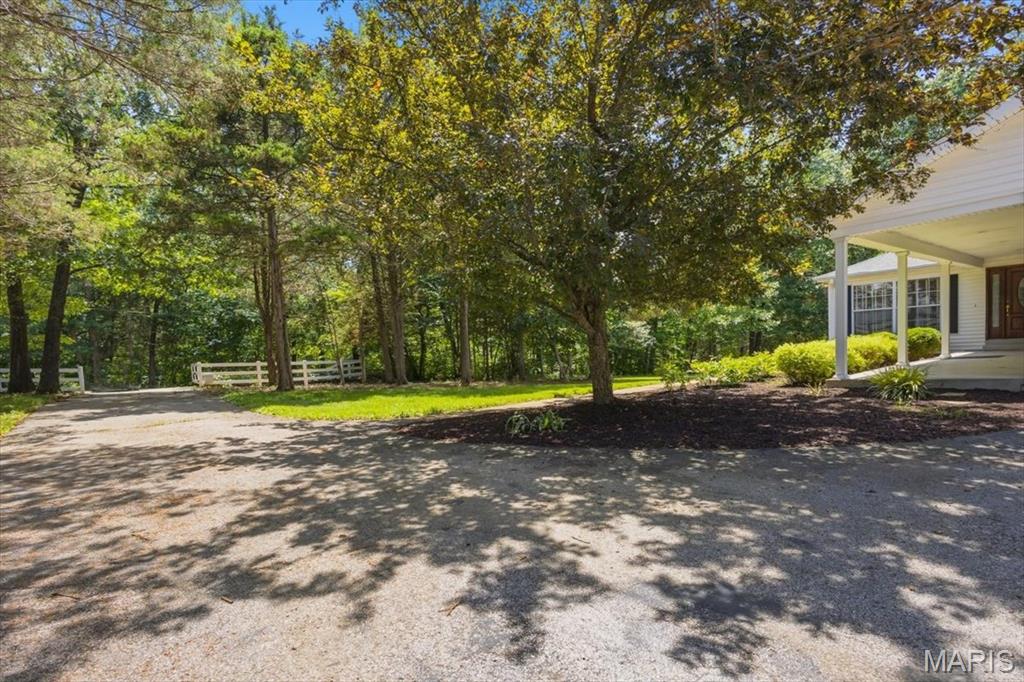 2631 S Mangan Road Property Photo 9
