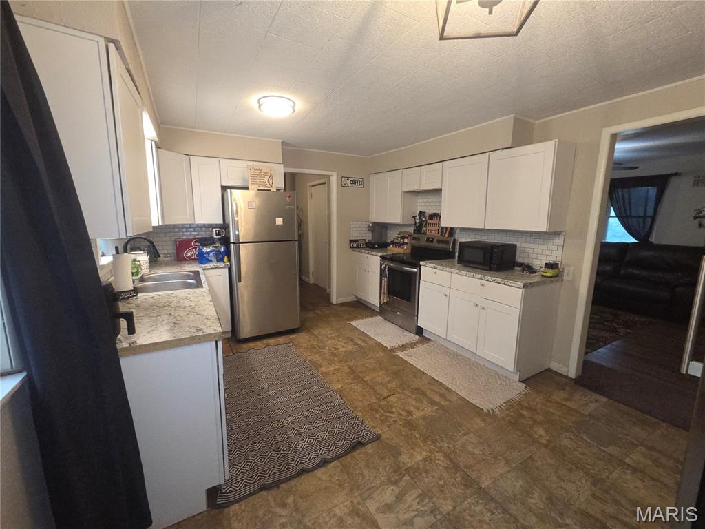 26040738 Property Photo 6