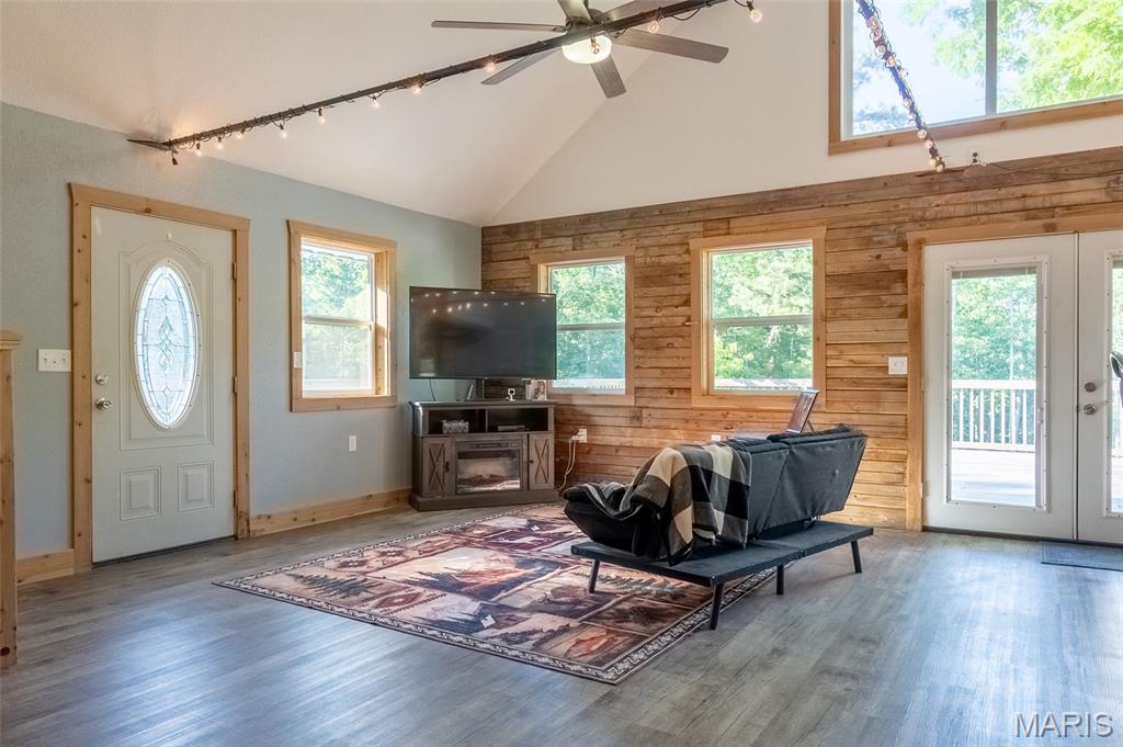 16051 Forrest Drive Property Photo 11