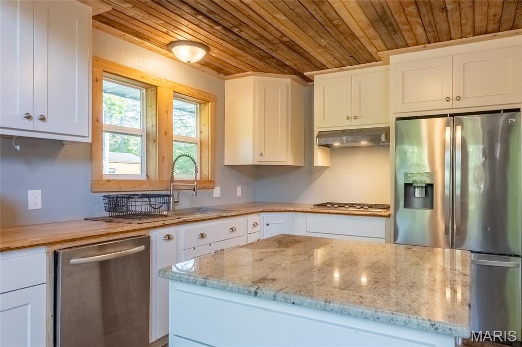 16051 Forrest Drive Property Photo 15