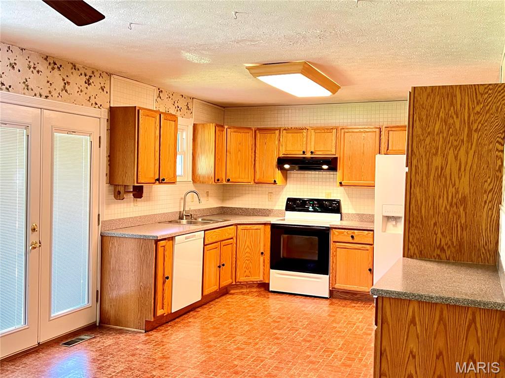 1310 Hillview Drive Property Photo 4