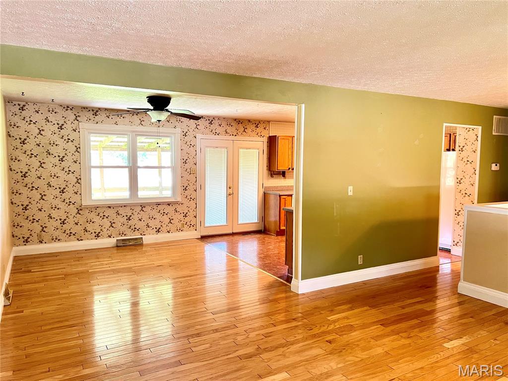 1310 Hillview Drive Property Photo 6