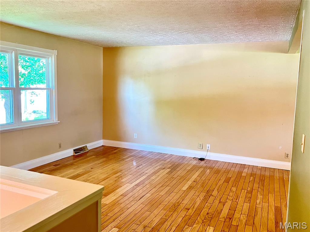 1310 Hillview Drive Property Photo 7