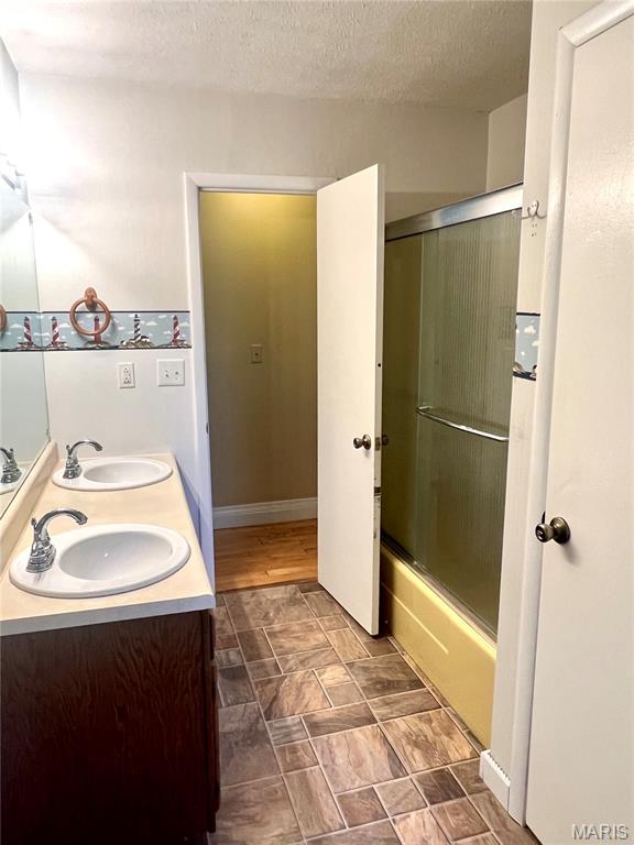 1310 Hillview Drive Property Photo 10