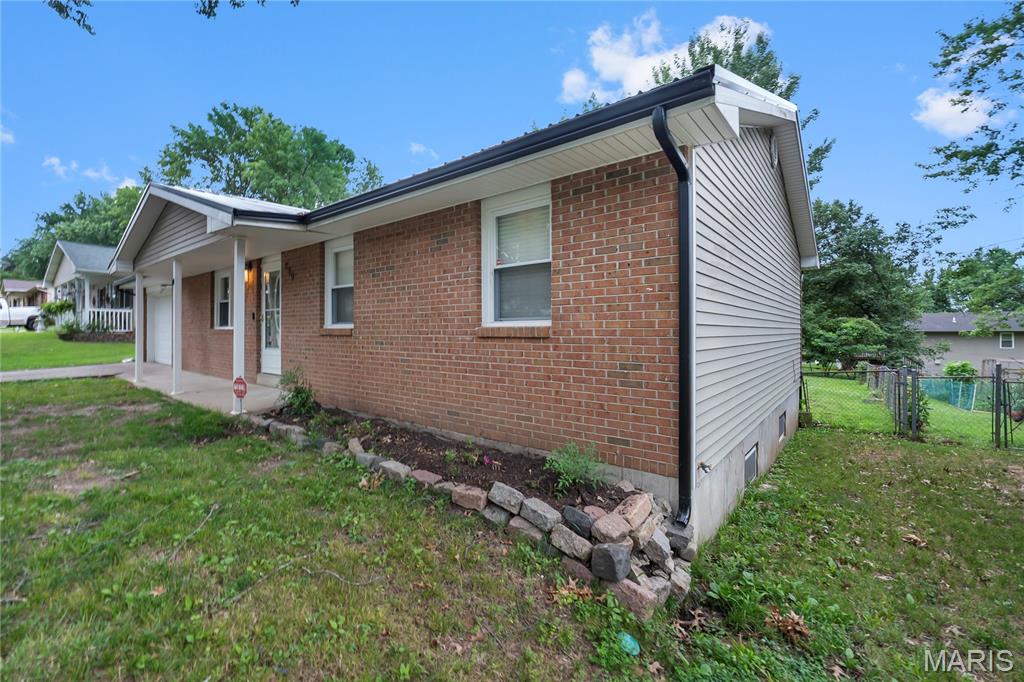 219 Hillvale Street Property Photo 3