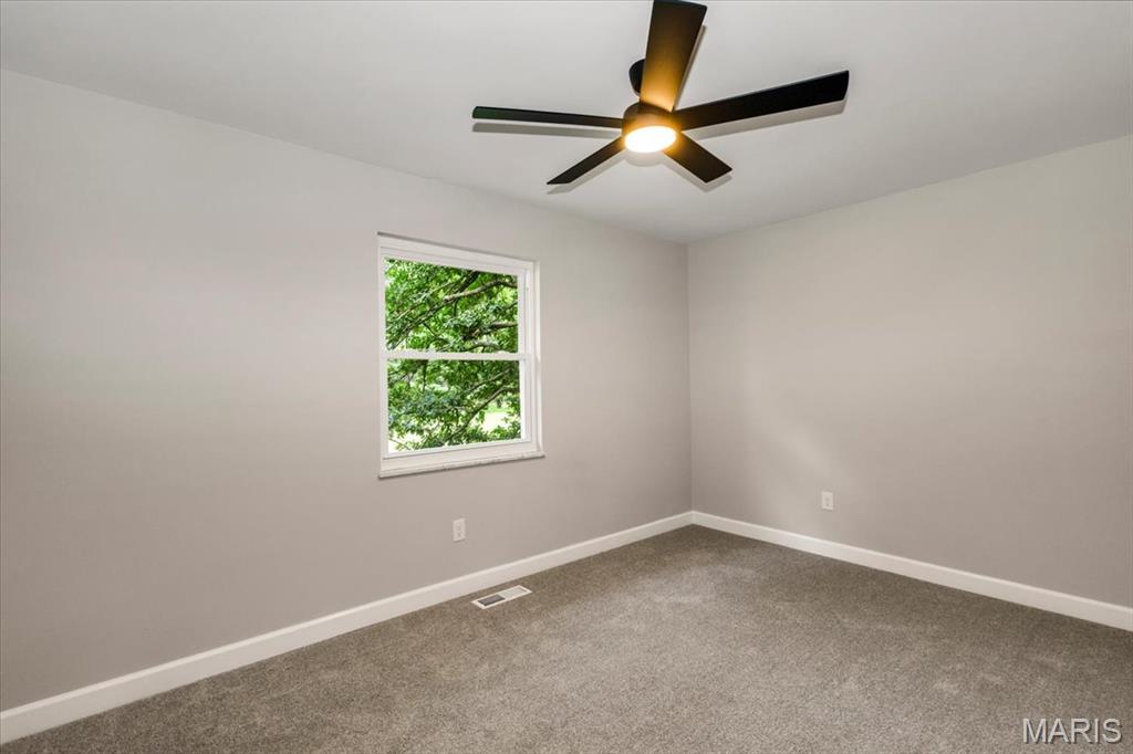 1040 Bridgeport Drive Property Photo 25
