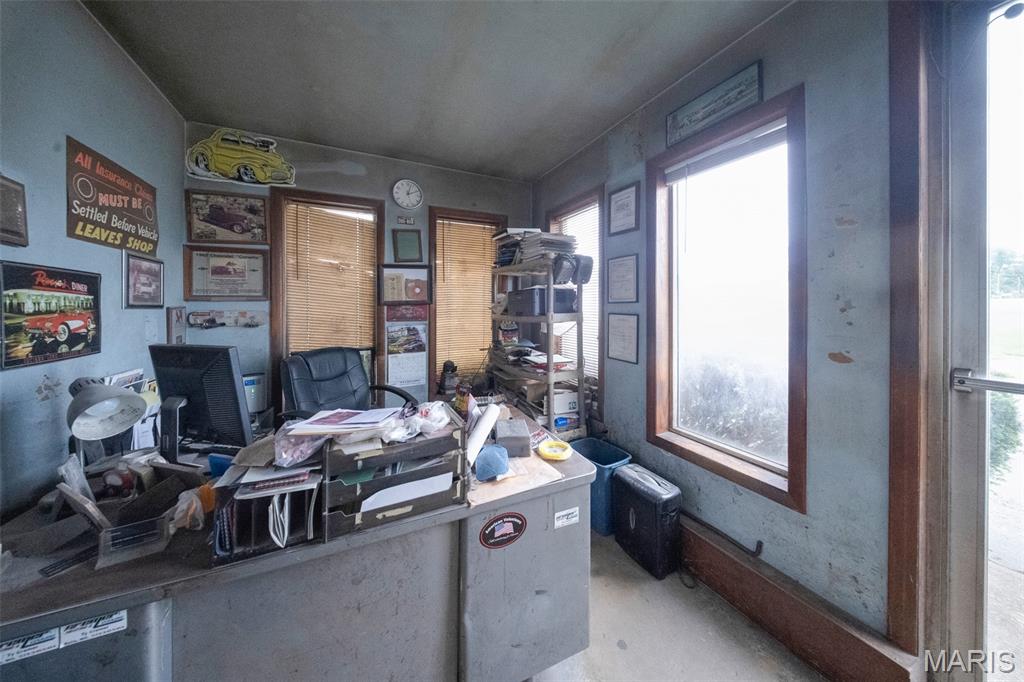 305 W Scenic Rivers Boulevard Property Photo 9