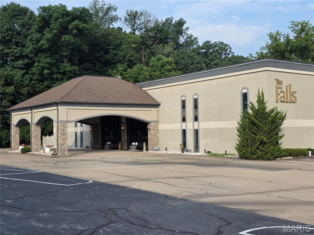 300 Admiral Weinel Boulevard