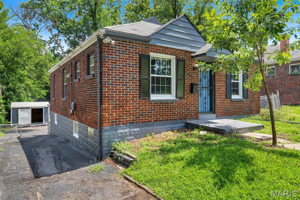 5212 Fletcher Street Property Photo 2