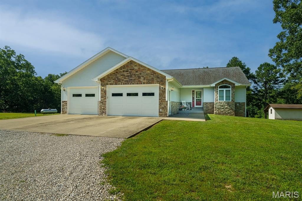 23227 Hwy T