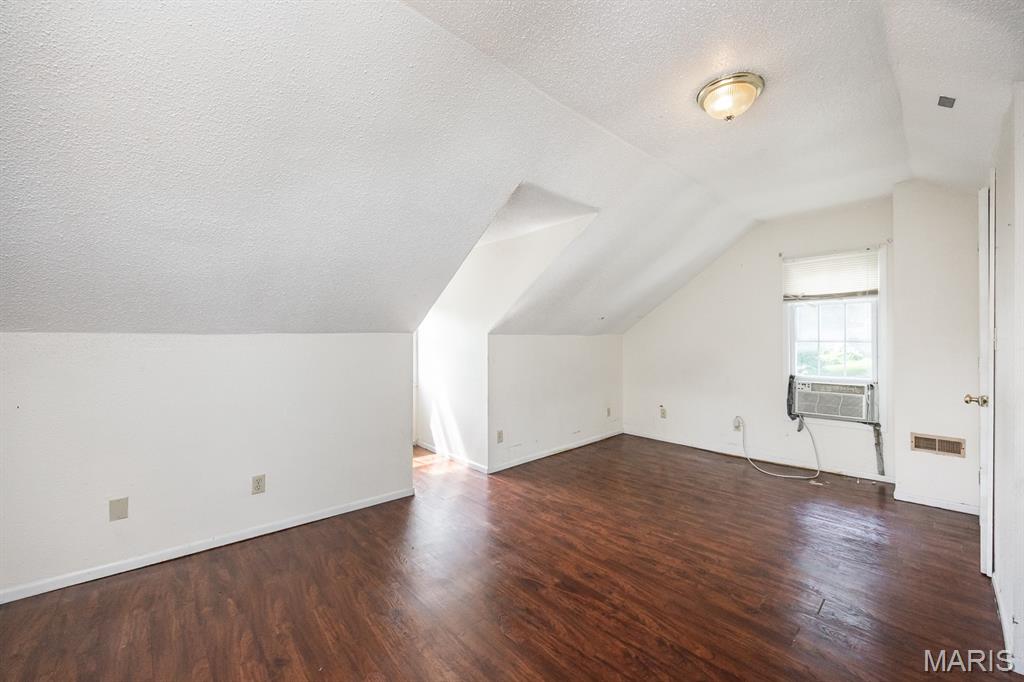 201 S 10th Street Property Photo 16