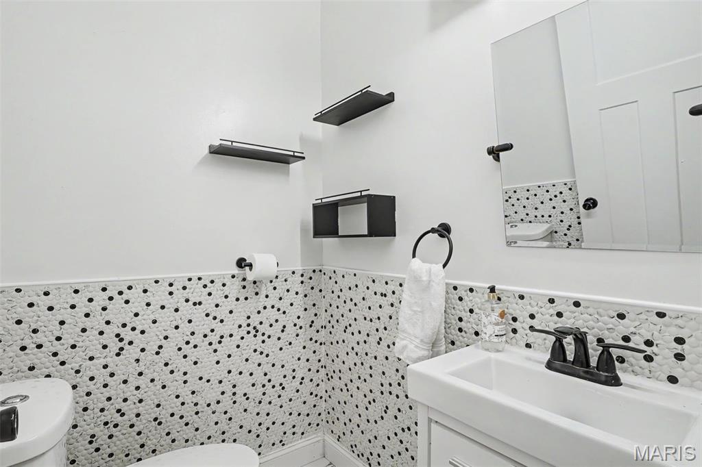 3911 Sullivan Avenue Property Photo 18