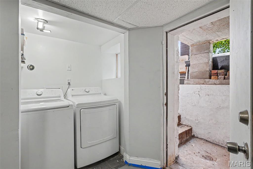3911 Sullivan Avenue Property Photo 35