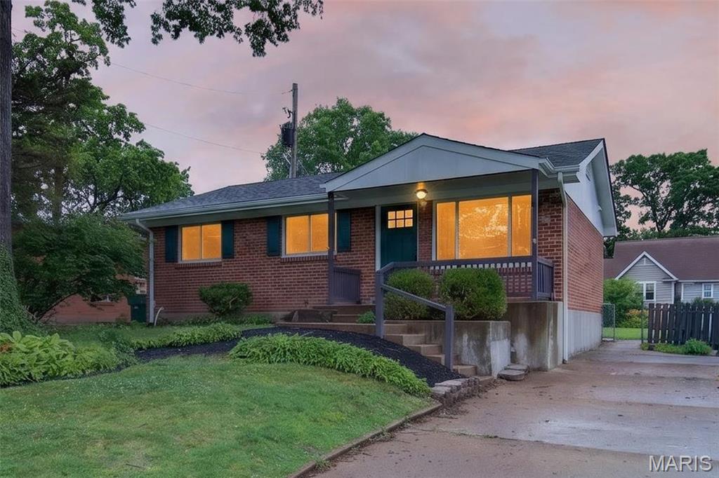 7 Oak Tree Drive Property Photo 1