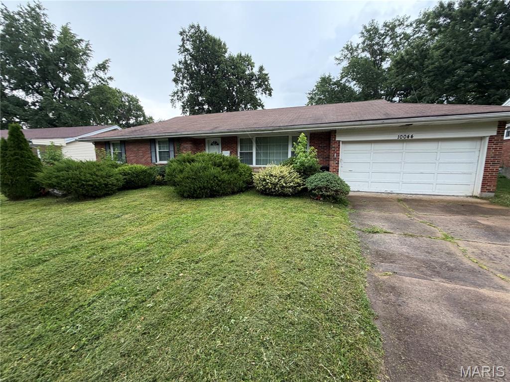 10044 Grosvenor Drive Property Photo 1