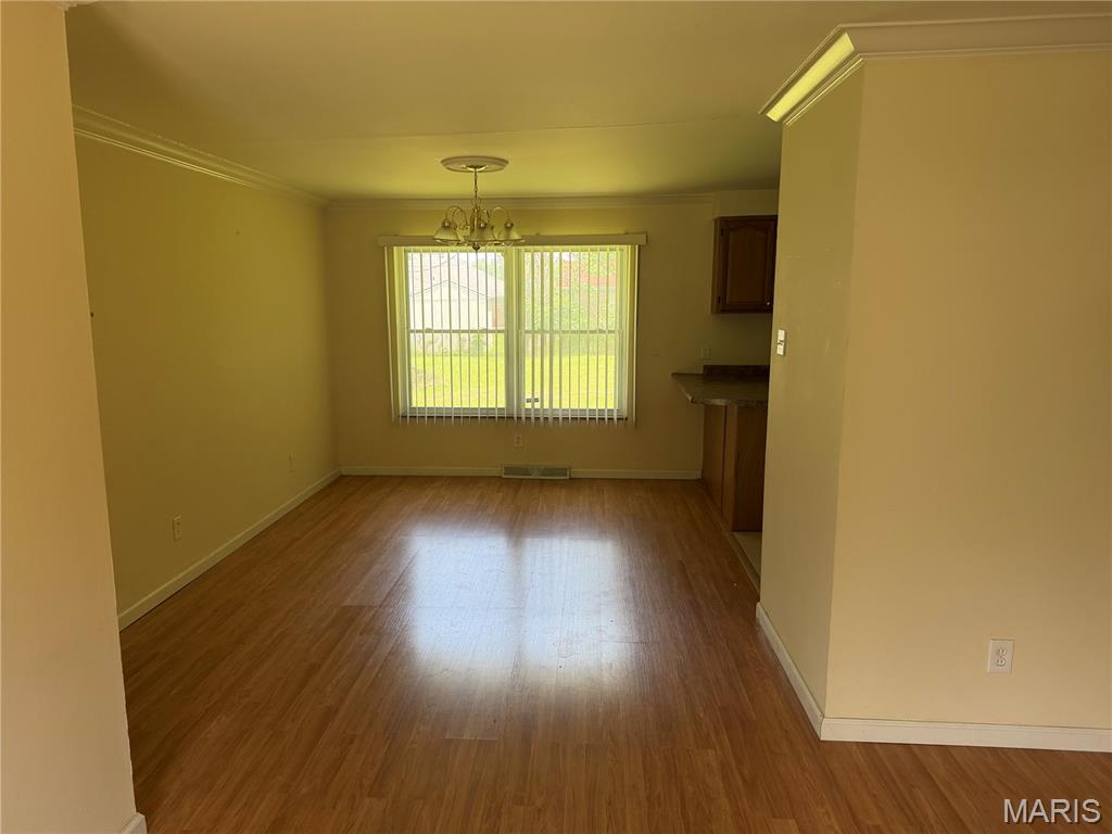 10044 Grosvenor Drive Property Photo 5