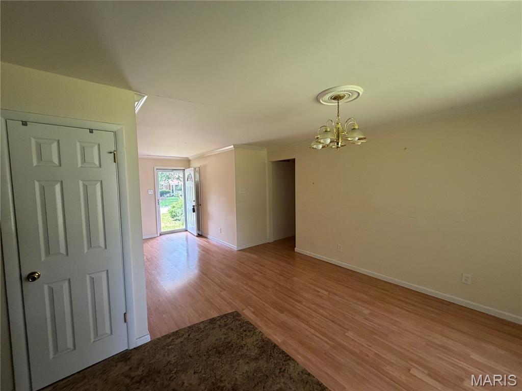 10044 Grosvenor Drive Property Photo 14