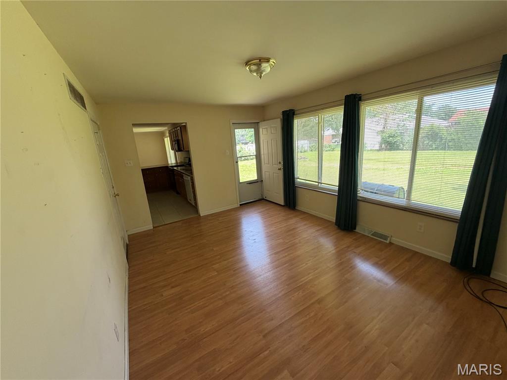 10044 Grosvenor Drive Property Photo 17