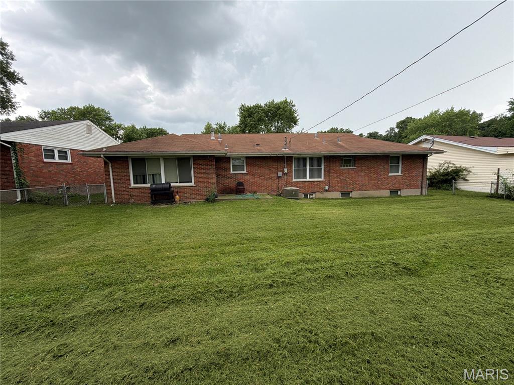 10044 Grosvenor Drive Property Photo 18