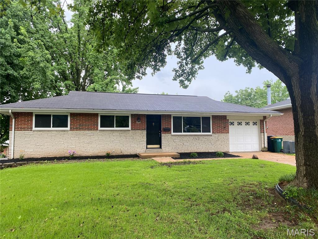 922 Everglade Court