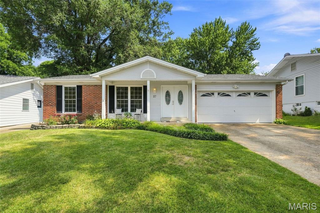 27 Michelle Lane Property Photo 1