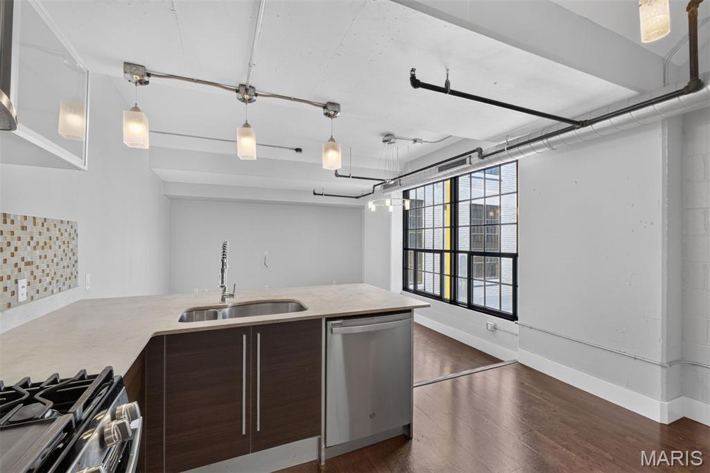 4100 Forest Park Avenue 525 Property Photo 12