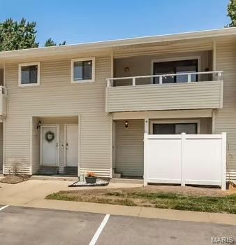 612 Summer Winds Lane E Property Photo 1