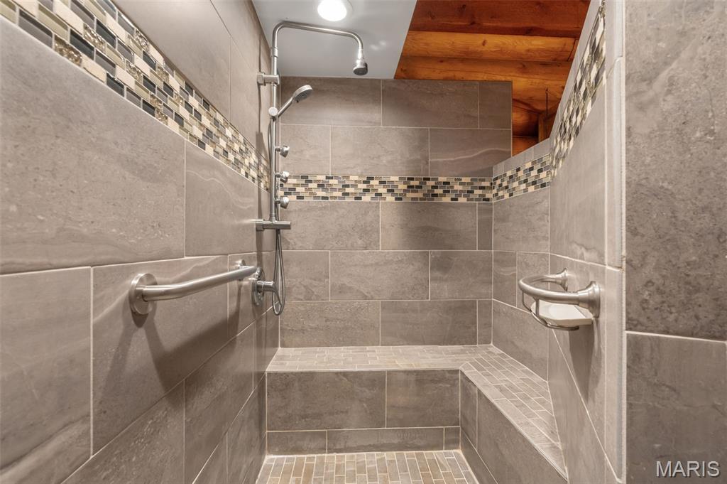 7024 Highway 100 Property Photo 7