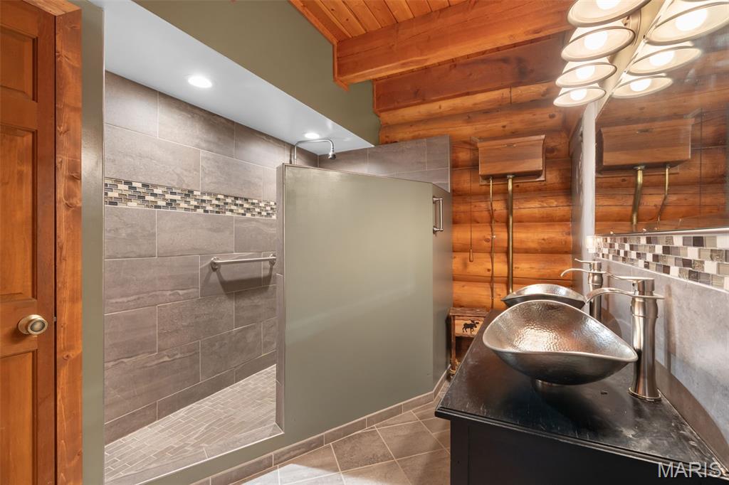 7024 Highway 100 Property Photo 30